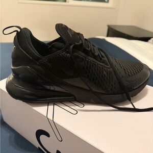 Nike Men's Black Air 270 Sneakers